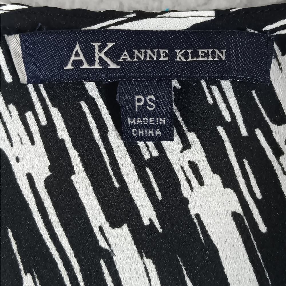 AK Anne Klein Black and White Abstract Print Blouse Size Small Petite Sleeveless - Picture 4 of 6